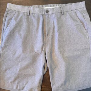 Ping Men's Classic Gray Flat Front Shorts. Great for golf. Size 40.